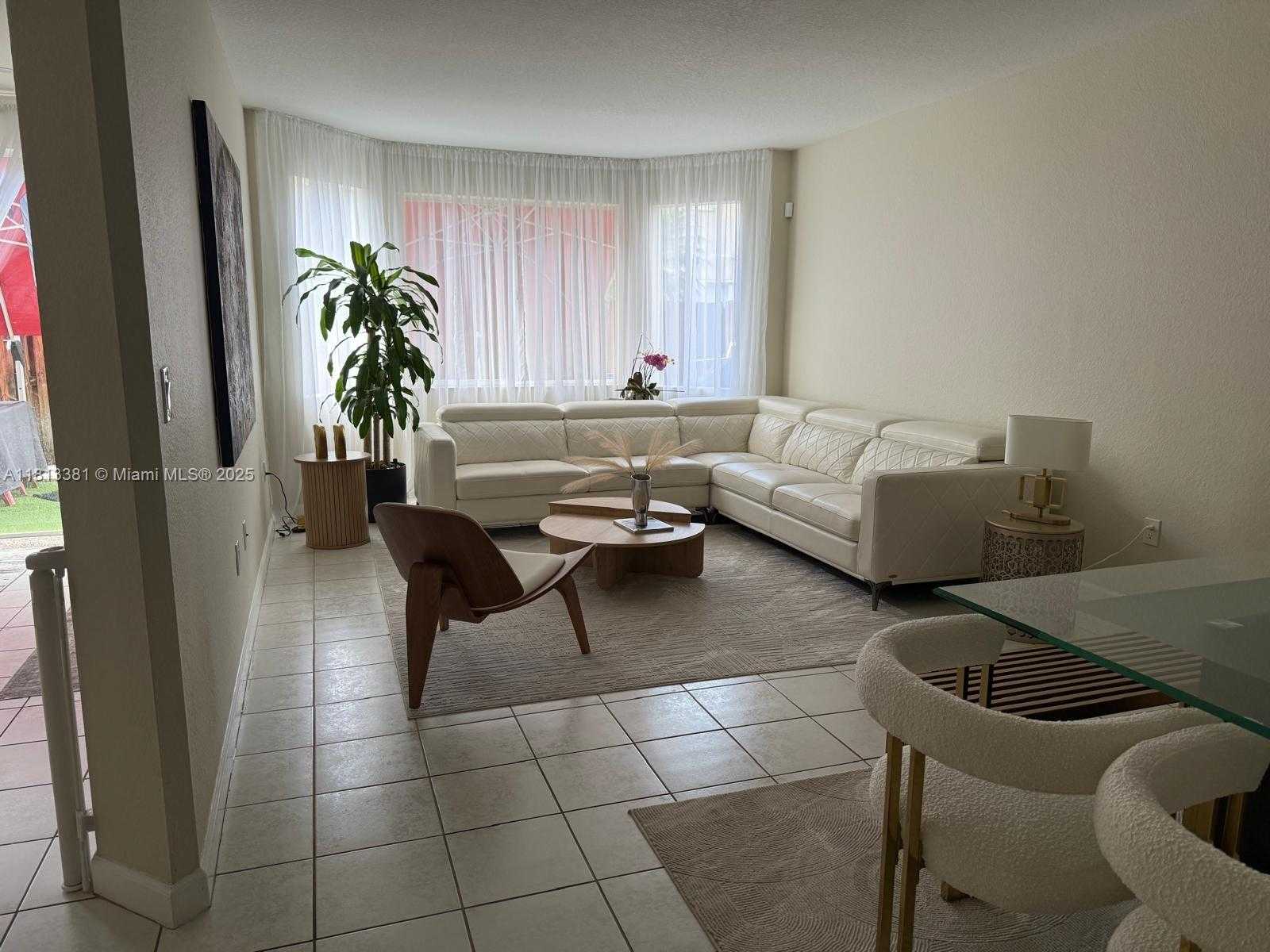 Small Image of 11218 NORTH WEST 73RD TER, Doral Number 2