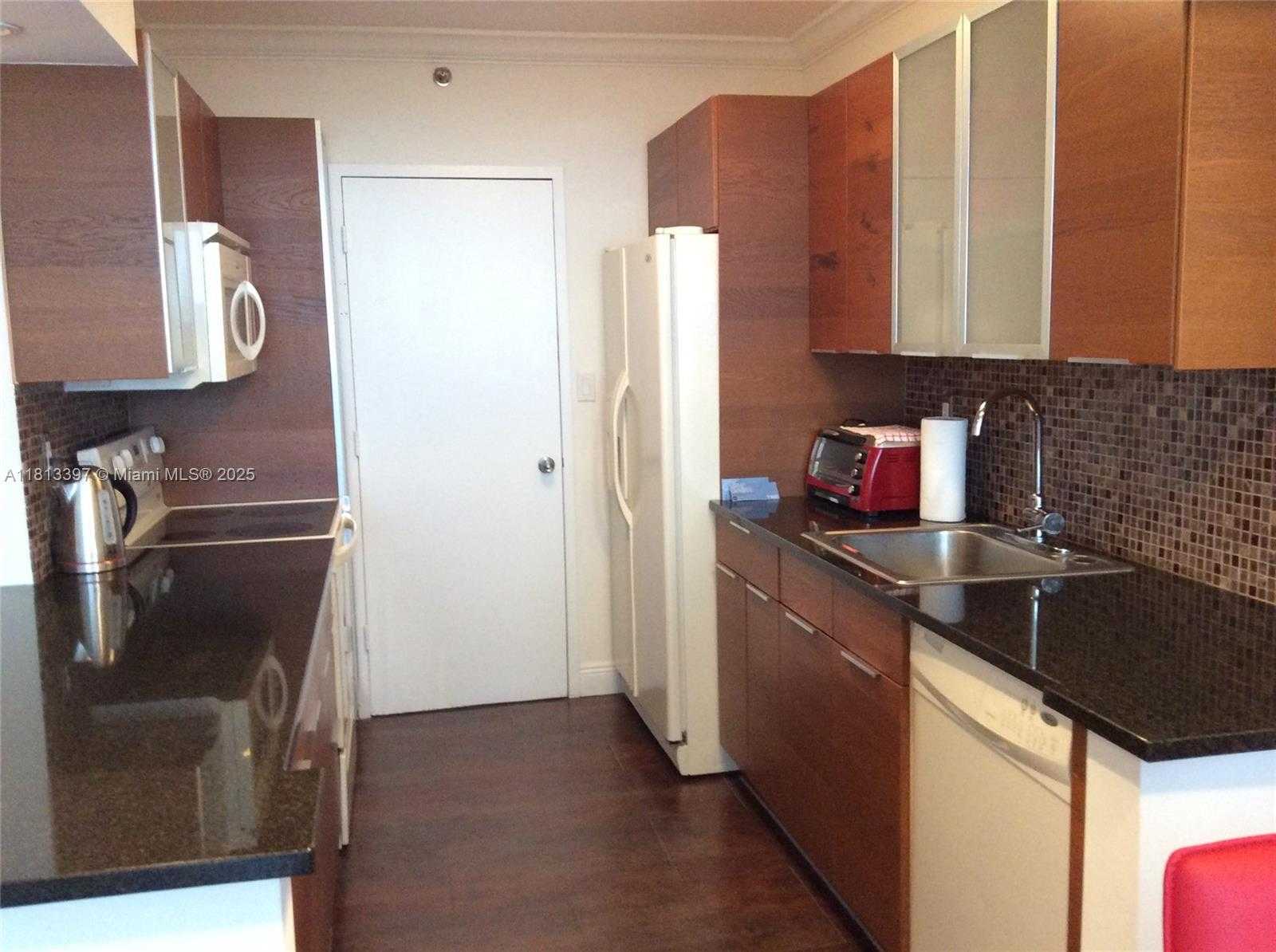 Small Image of 100 LINCOLN RD #1214, Miami Beach Number 3