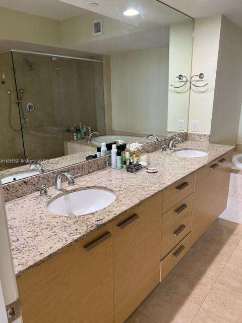 Small Image of 1830 SOUTH OCEAN DR #2103, Hallandale Beach Number 19