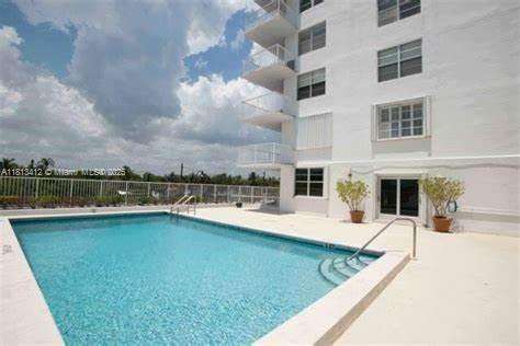 Small Image of 2829 INDIAN CREEK DR #1111, Miami Beach Number 16