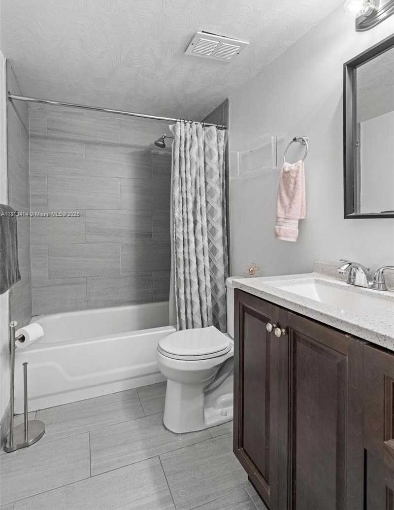 Small Image of 8421 LAGOS DE CAMPO BLVD #306T, Tamarac Number 10