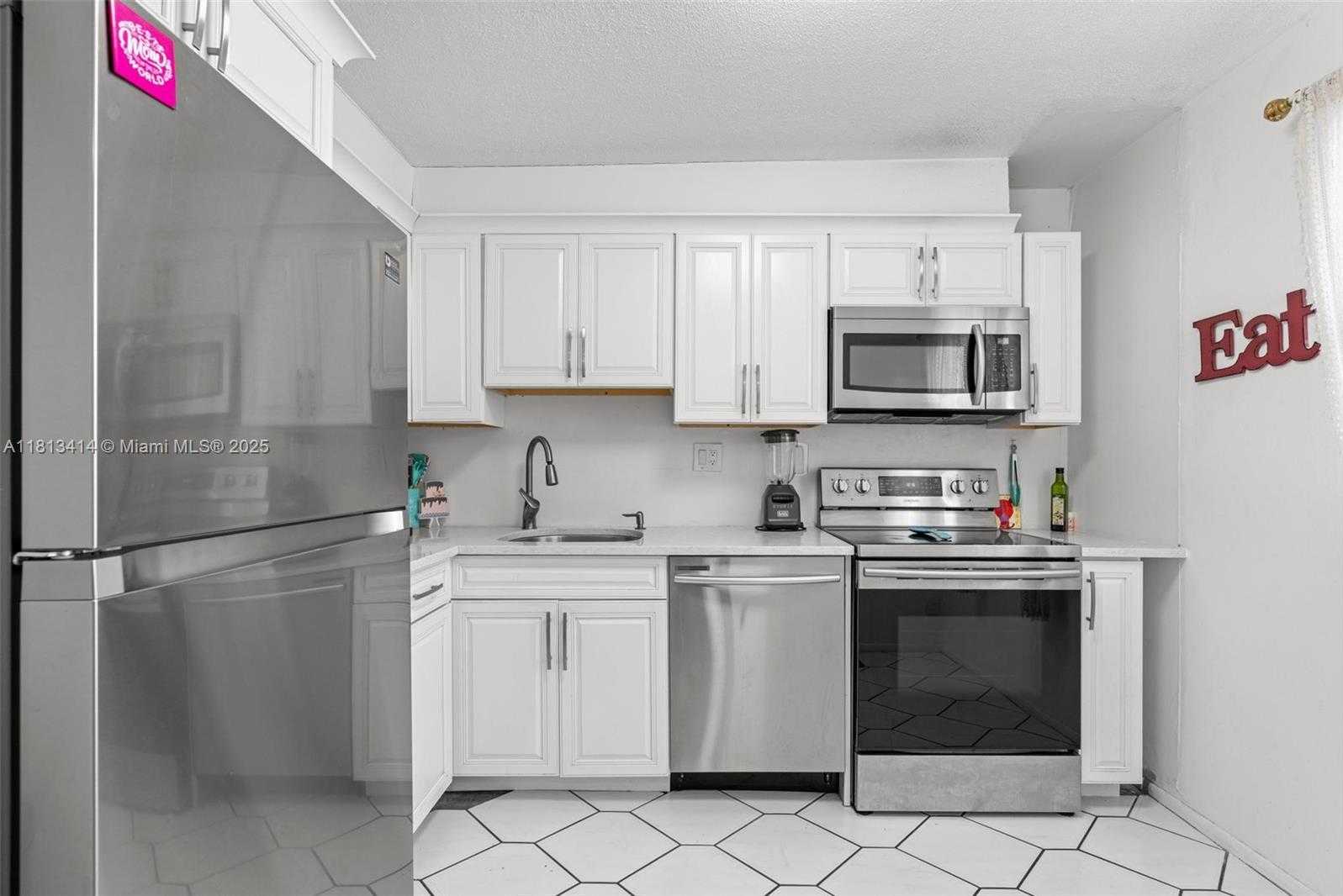 Small Image of 8421 LAGOS DE CAMPO BLVD #306T, Tamarac Number 3