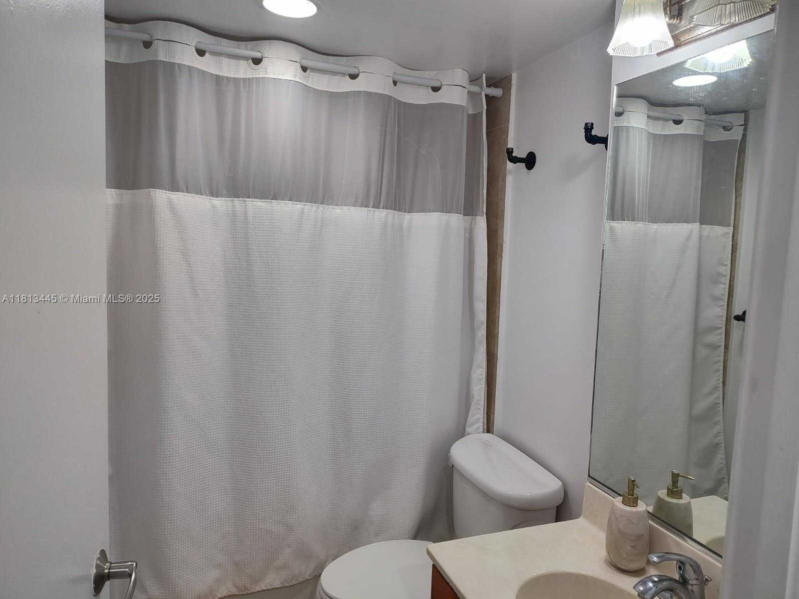 Small Image of 7501 EAST TREASURE DR #2G, North Bay Village Number 8