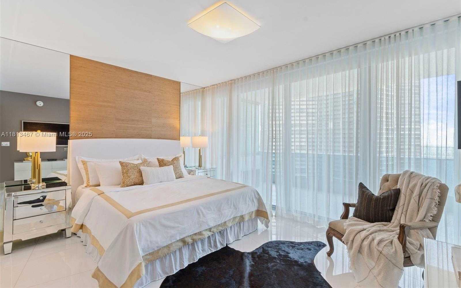 Small Image of 200 BISCAYNE BOULEVARD WAY #3904, Miami Number 11