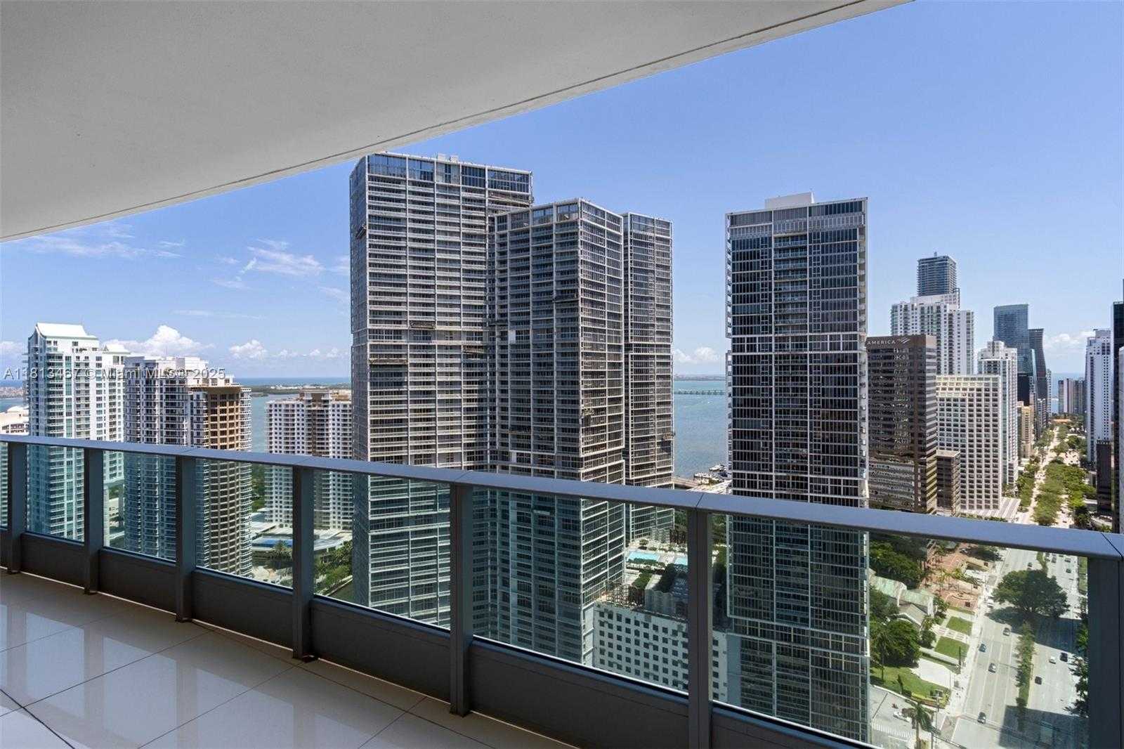 Small Image of 200 BISCAYNE BOULEVARD WAY #3904, Miami Number 16