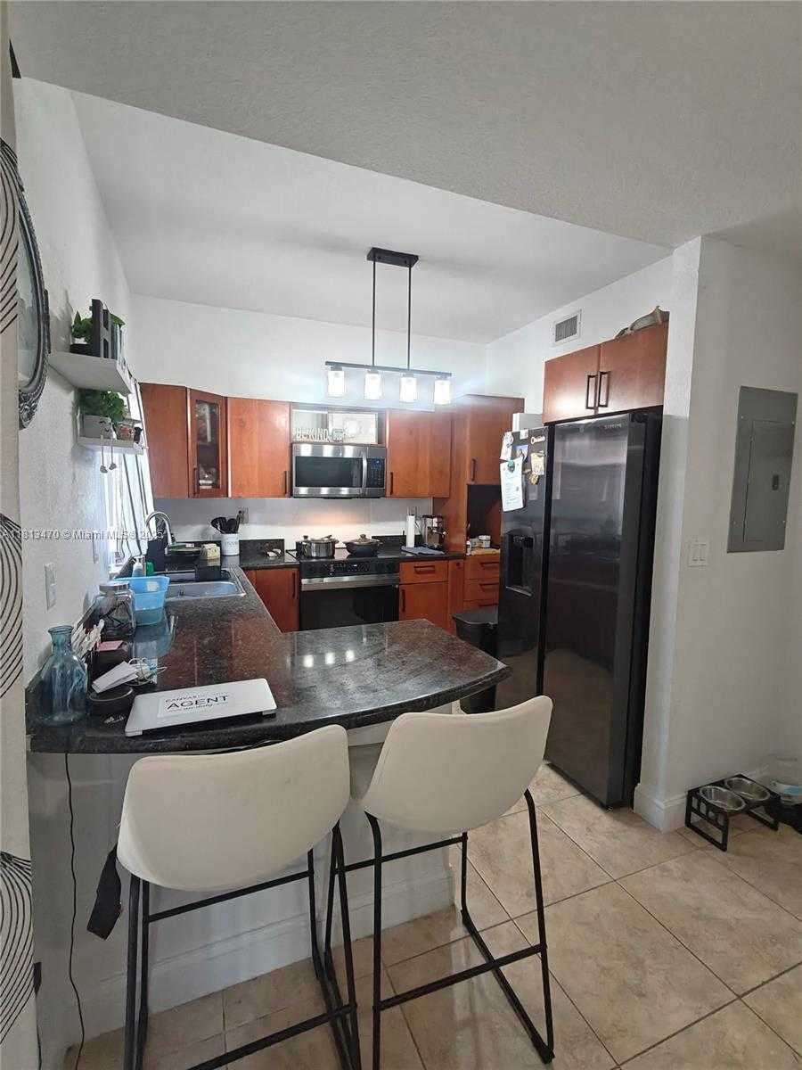 Small Image of 17847 NORTH WEST 74TH PATH, Hialeah Number 15