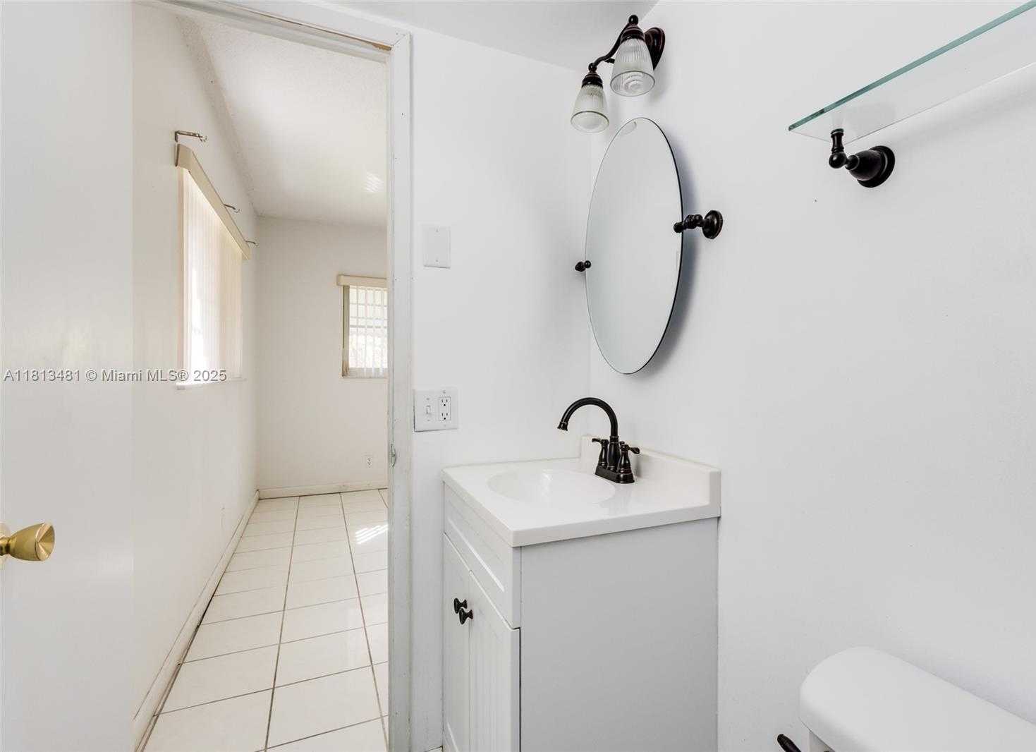 Small Image of 1000 HILLCREST CT #212, Hollywood Number 14
