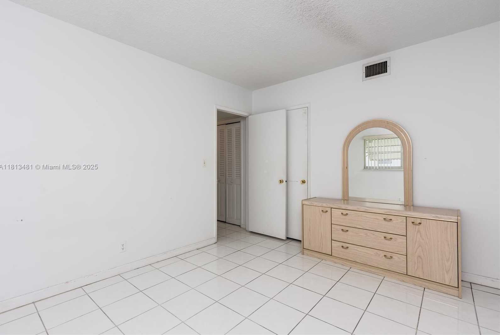 Small Image of 1000 HILLCREST CT #212, Hollywood Number 17