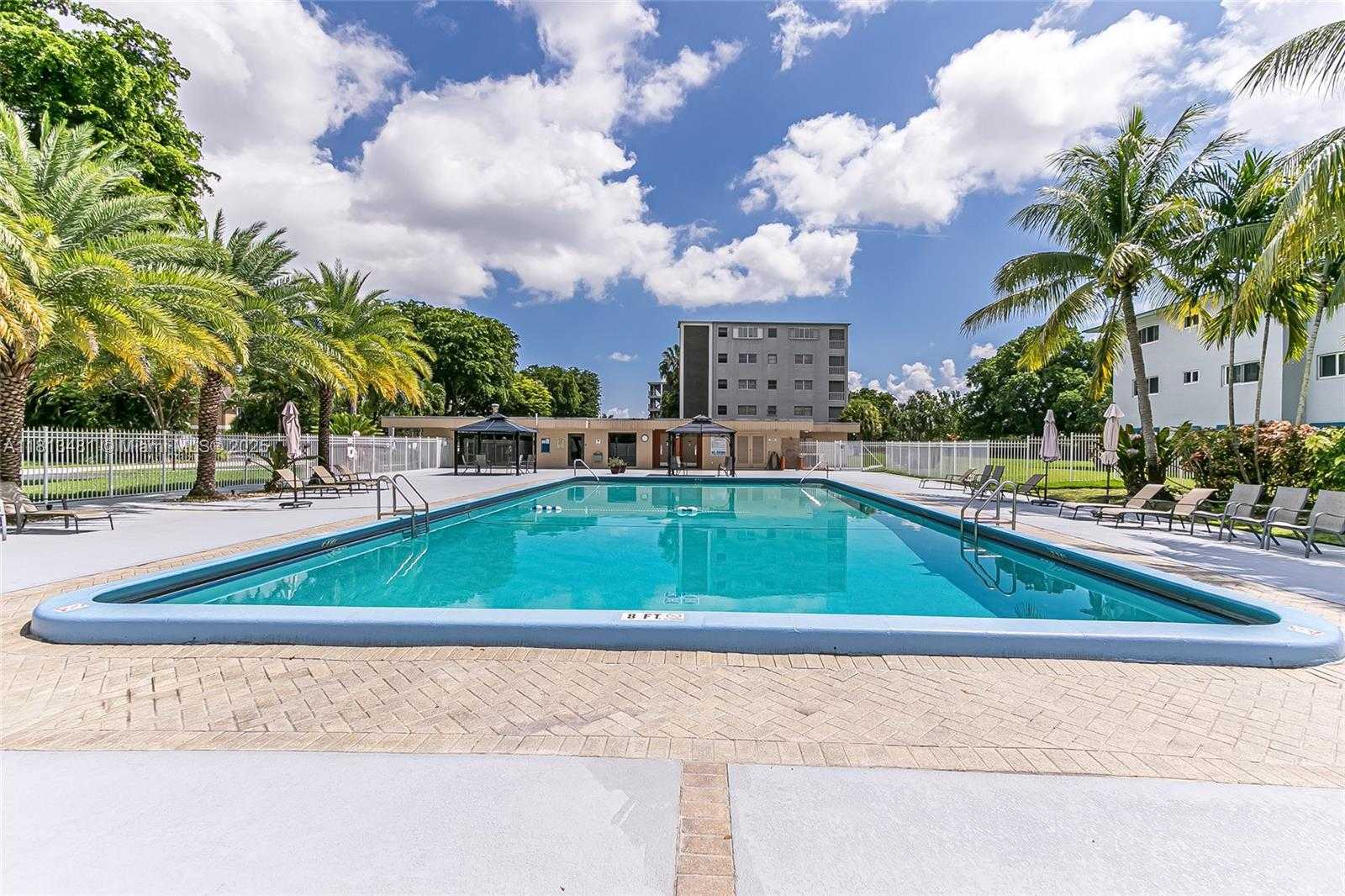 Small Image of 1000 HILLCREST CT #212, Hollywood Number 18