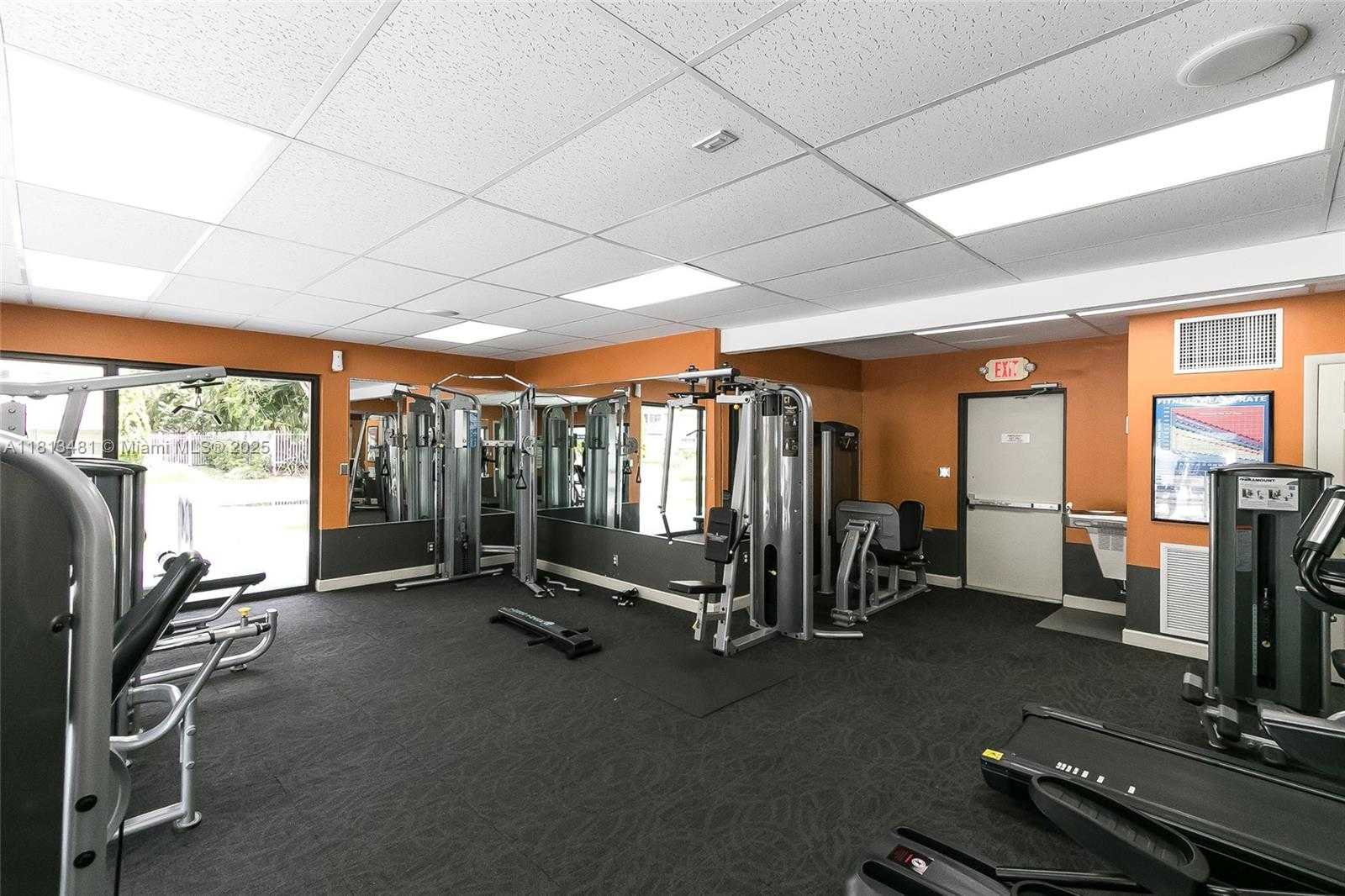 Small Image of 1000 HILLCREST CT #212, Hollywood Number 19