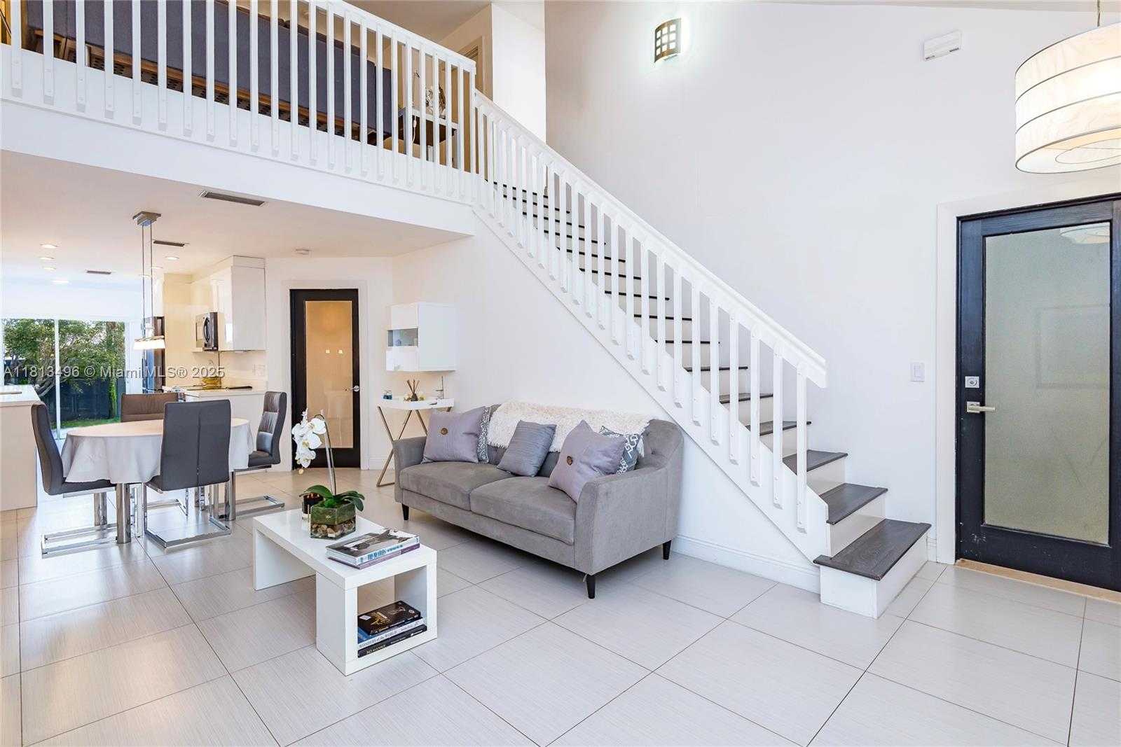 Small Image of 370 SOUTH EAST 2ND AVE #G3, Deerfield Beach Number 2
