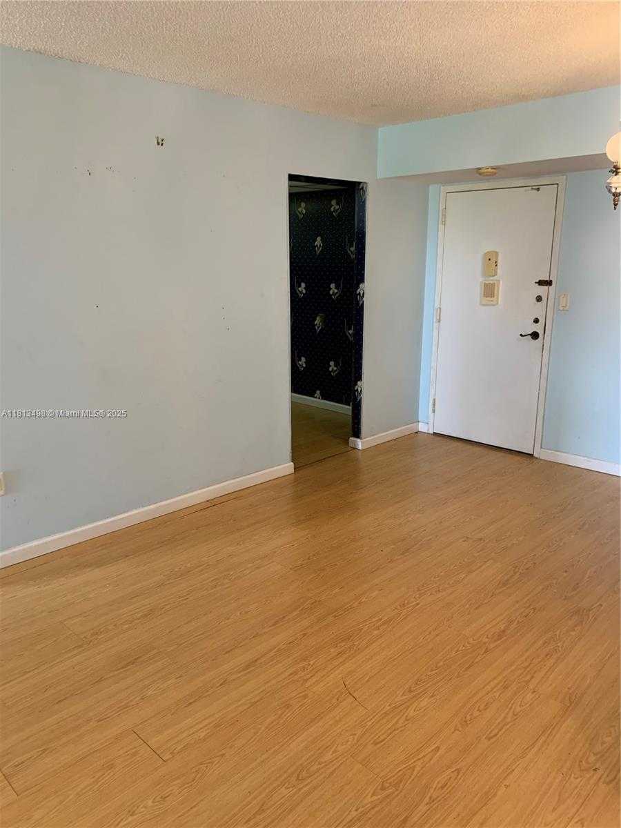Small Image of 1200 SAINT CHARLES PL #315, Pembroke Pines Number 4