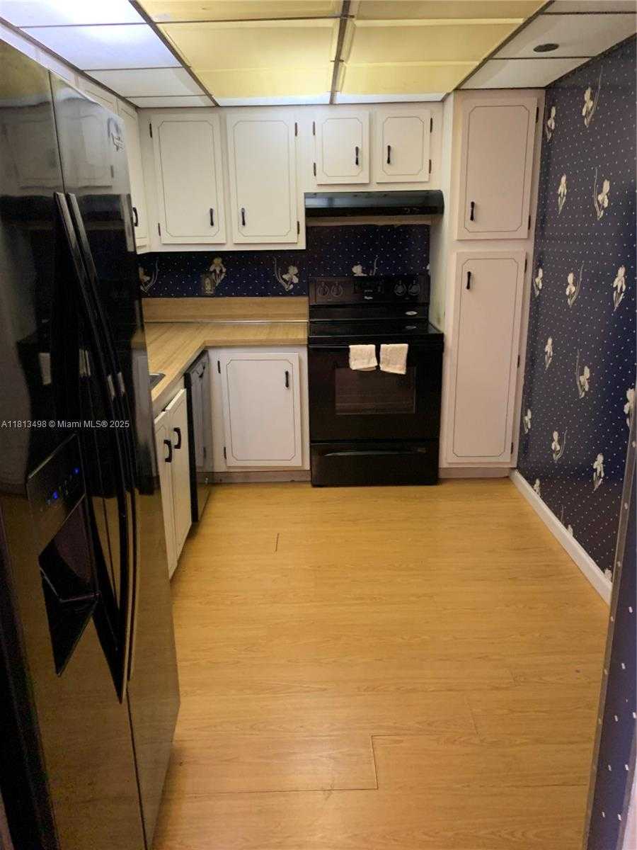 Small Image of 1200 SAINT CHARLES PL #315, Pembroke Pines Number 6