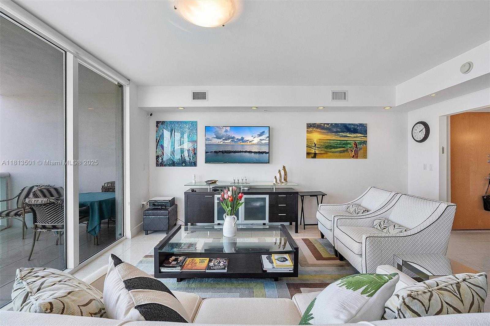 Small Image of 19400 TURNBERRY WAY #1131, Aventura Number 11
