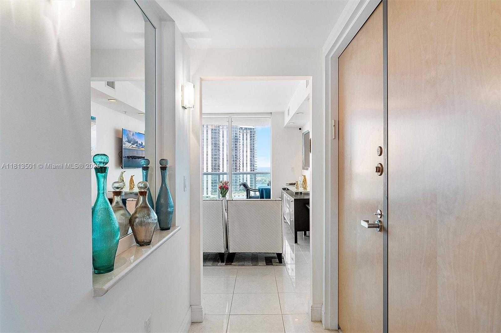 Small Image of 19400 TURNBERRY WAY #1131, Aventura Number 15