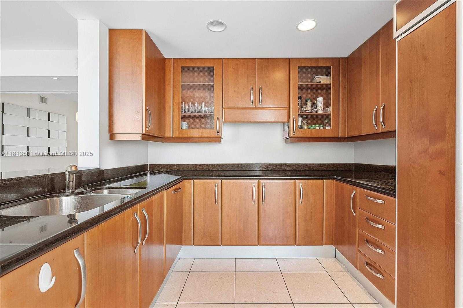 Small Image of 19400 TURNBERRY WAY #1131, Aventura Number 20