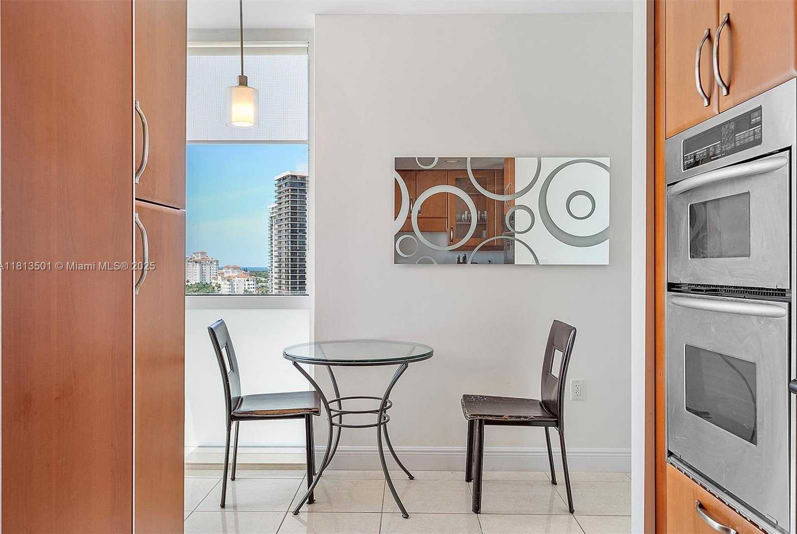 Small Image of 19400 TURNBERRY WAY #1131, Aventura Number 21