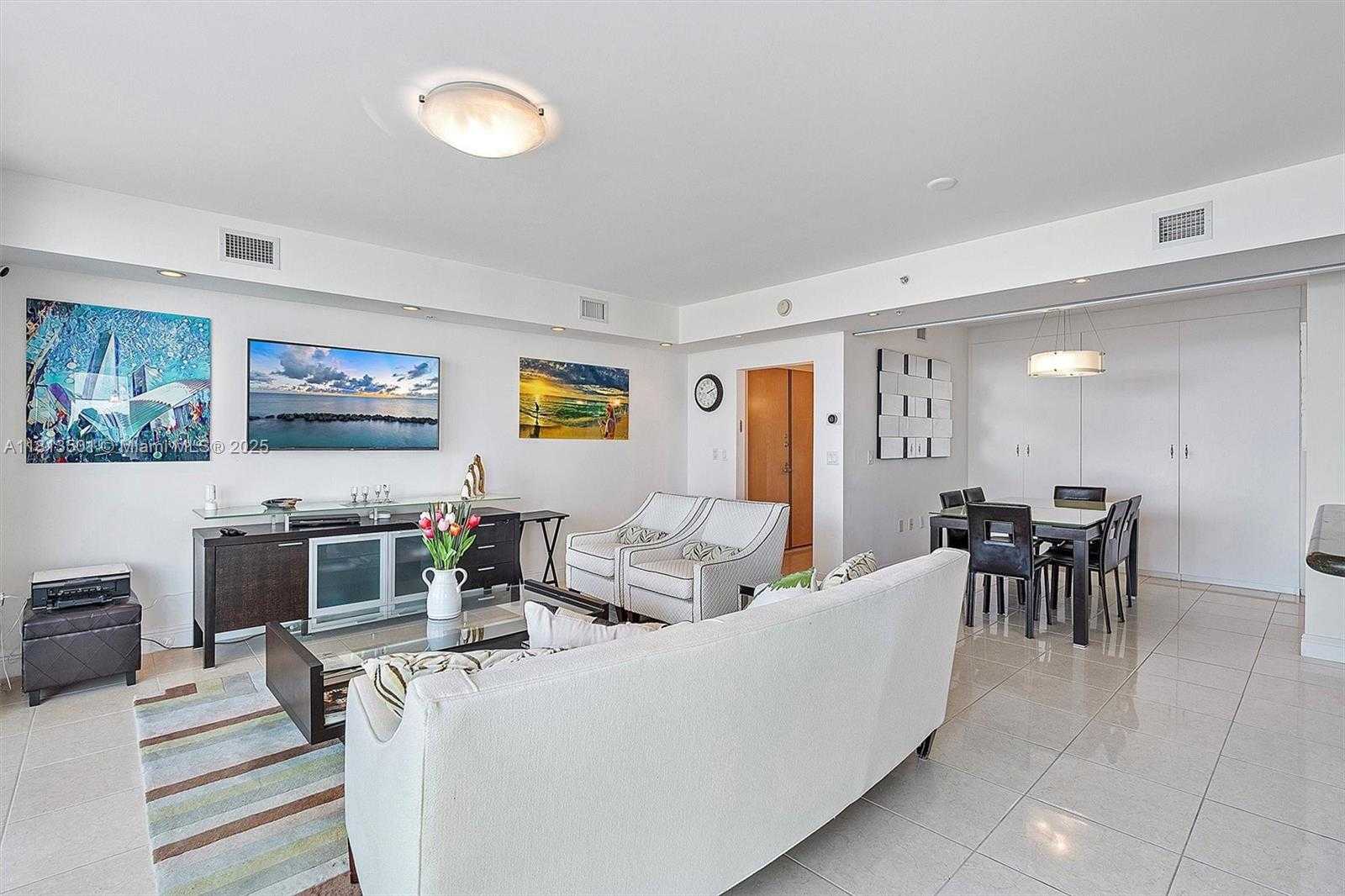 Small Image of 19400 TURNBERRY WAY #1131, Aventura Number 6