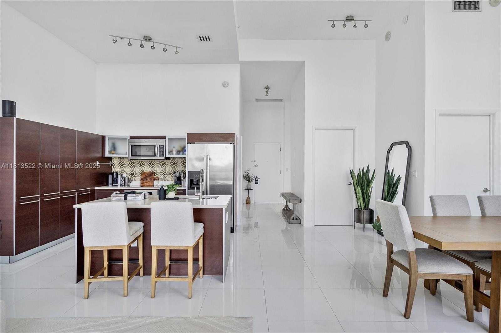 Small Image of 1900 NORTH BAYSHORE DR #603, Miami Number 10