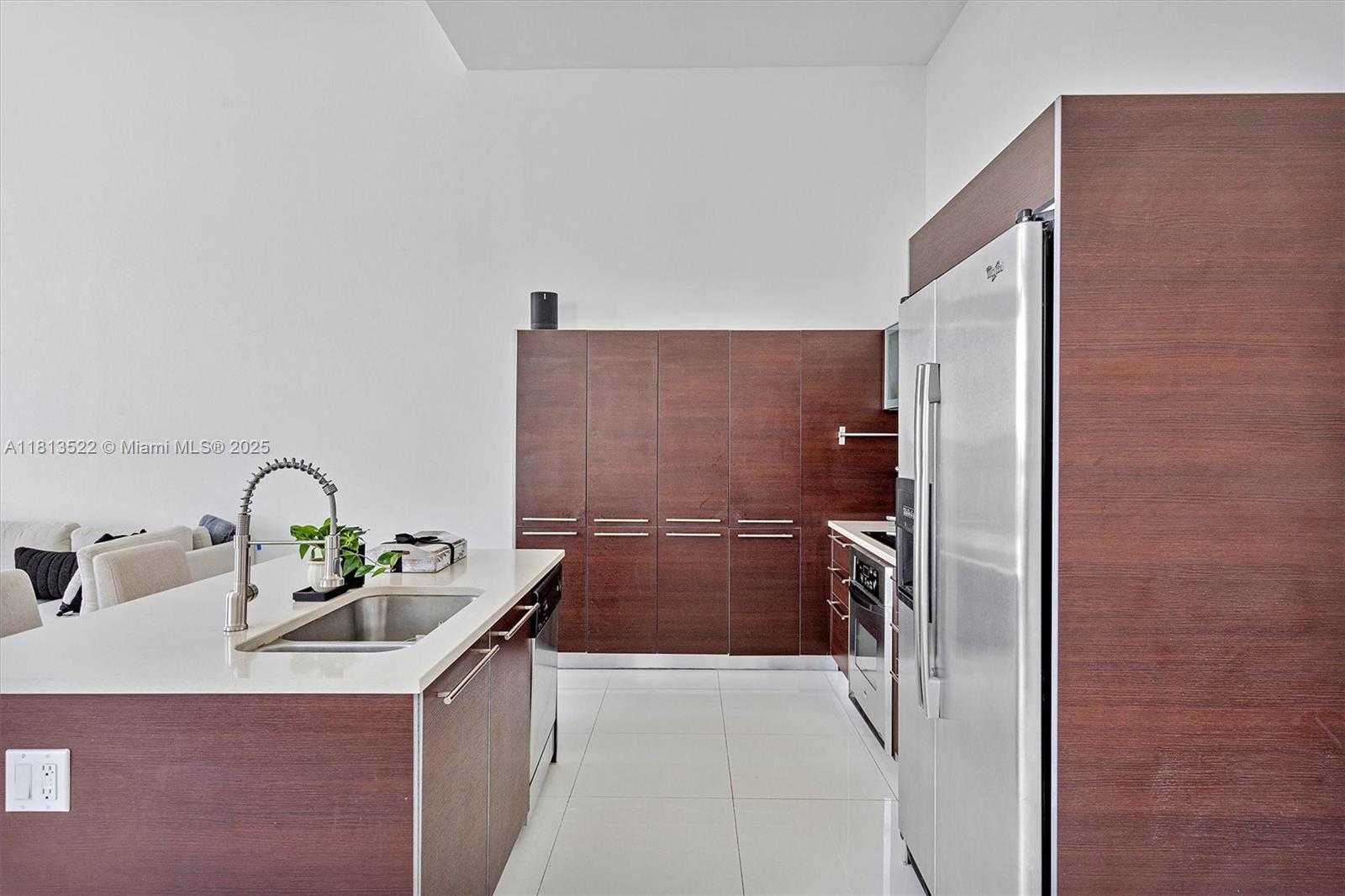 Small Image of 1900 NORTH BAYSHORE DR #603, Miami Number 12