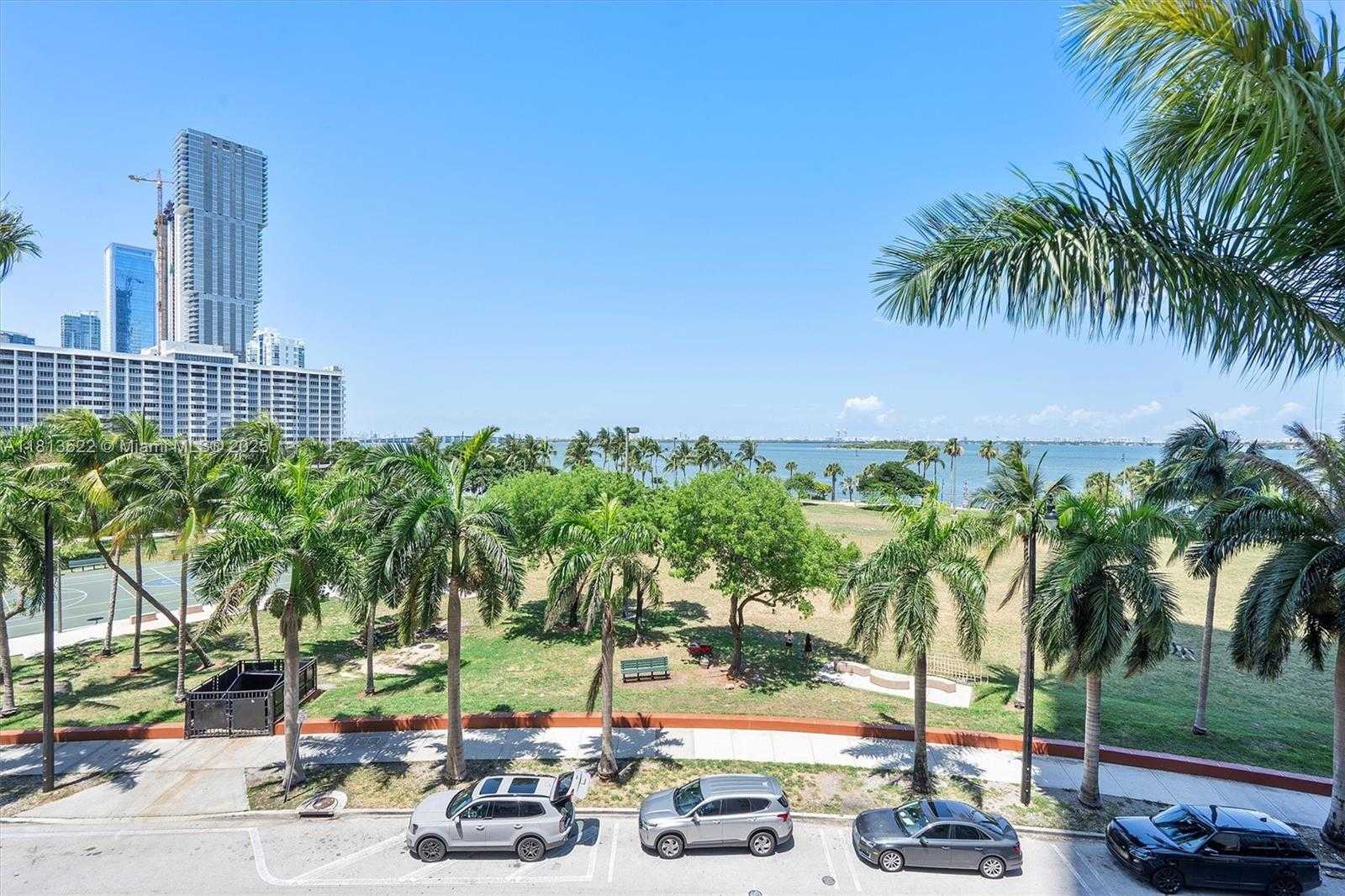 Small Image of 1900 NORTH BAYSHORE DR #603, Miami Number 21