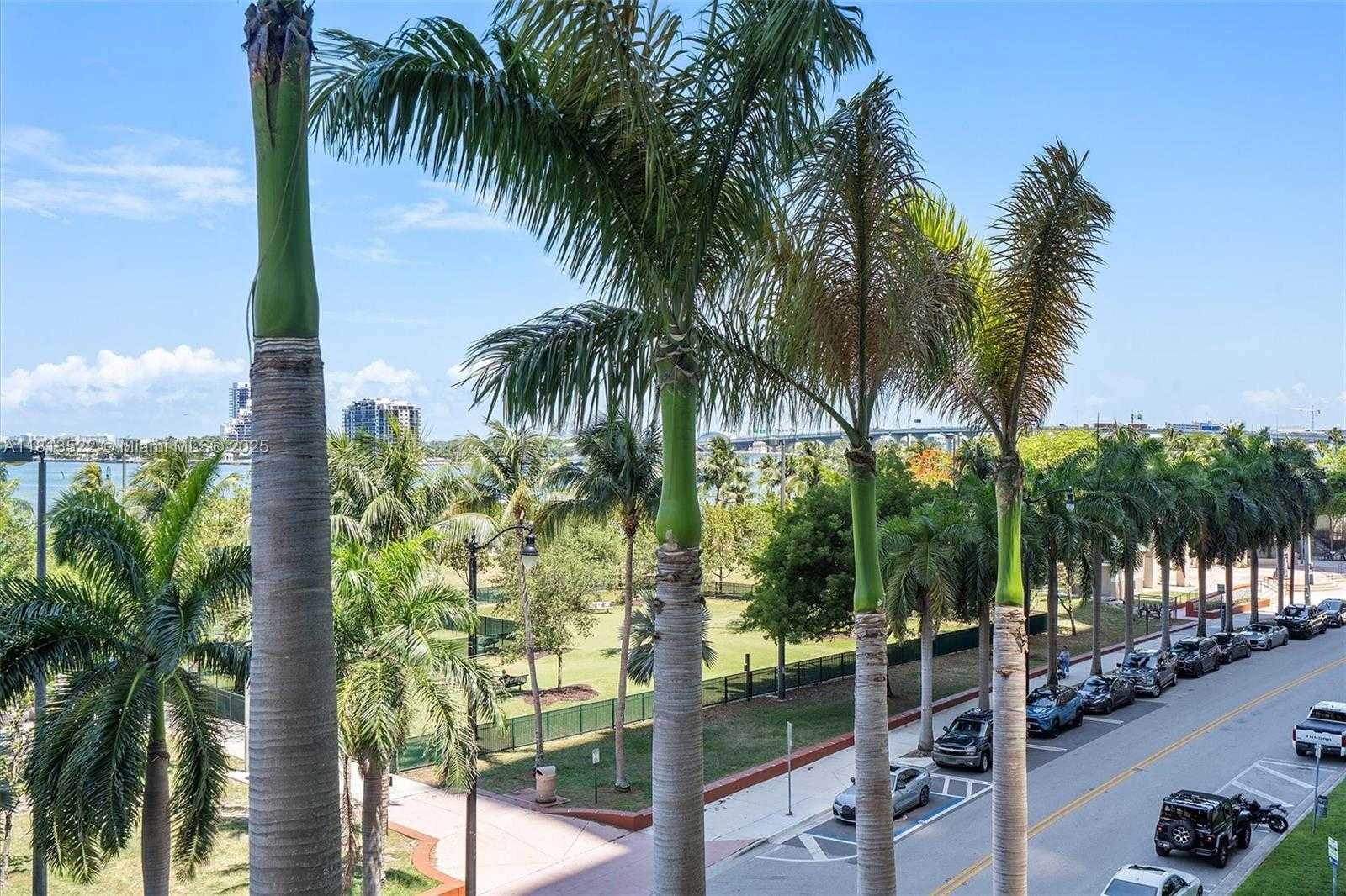 Small Image of 1900 NORTH BAYSHORE DR #603, Miami Number 25