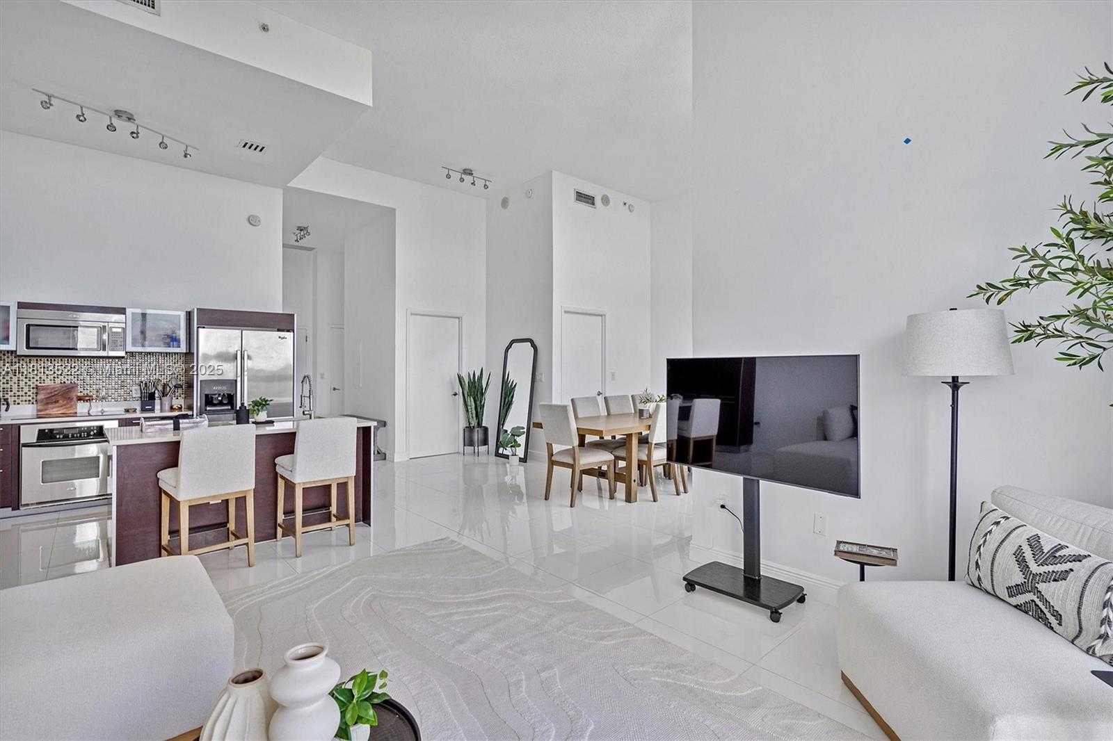 Small Image of 1900 NORTH BAYSHORE DR #603, Miami Number 9
