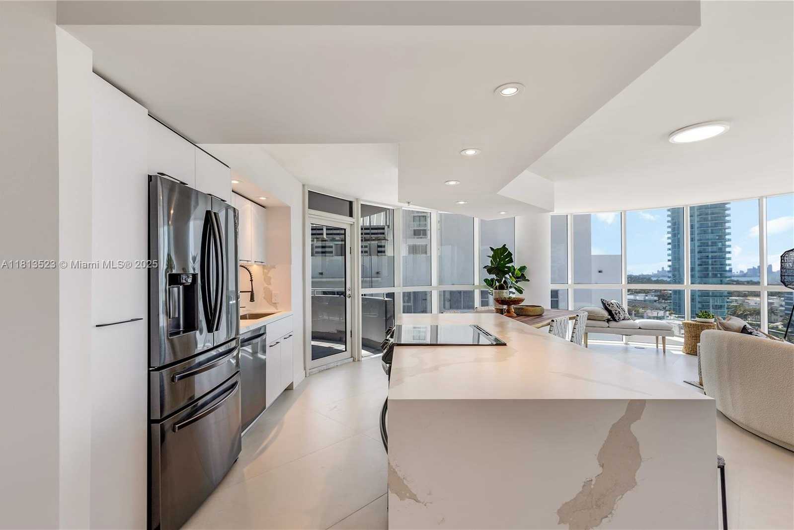 Small Image of 6301 COLLINS AVE #1405, Miami Beach Number 10