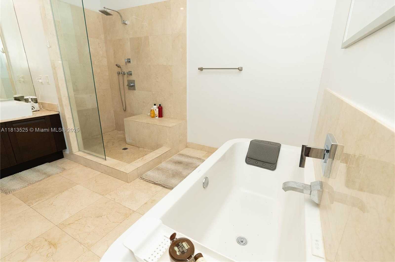 Small Image of 150 Sunny Isles Blvd, Sunny Isles Beach, FL 33160, USA Number 13