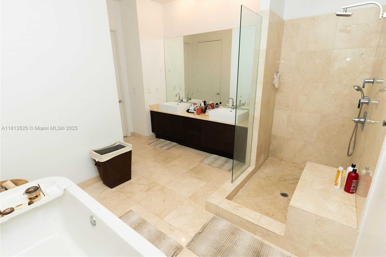 Small Image of 150 Sunny Isles Blvd, Sunny Isles Beach, FL 33160, USA Number 14