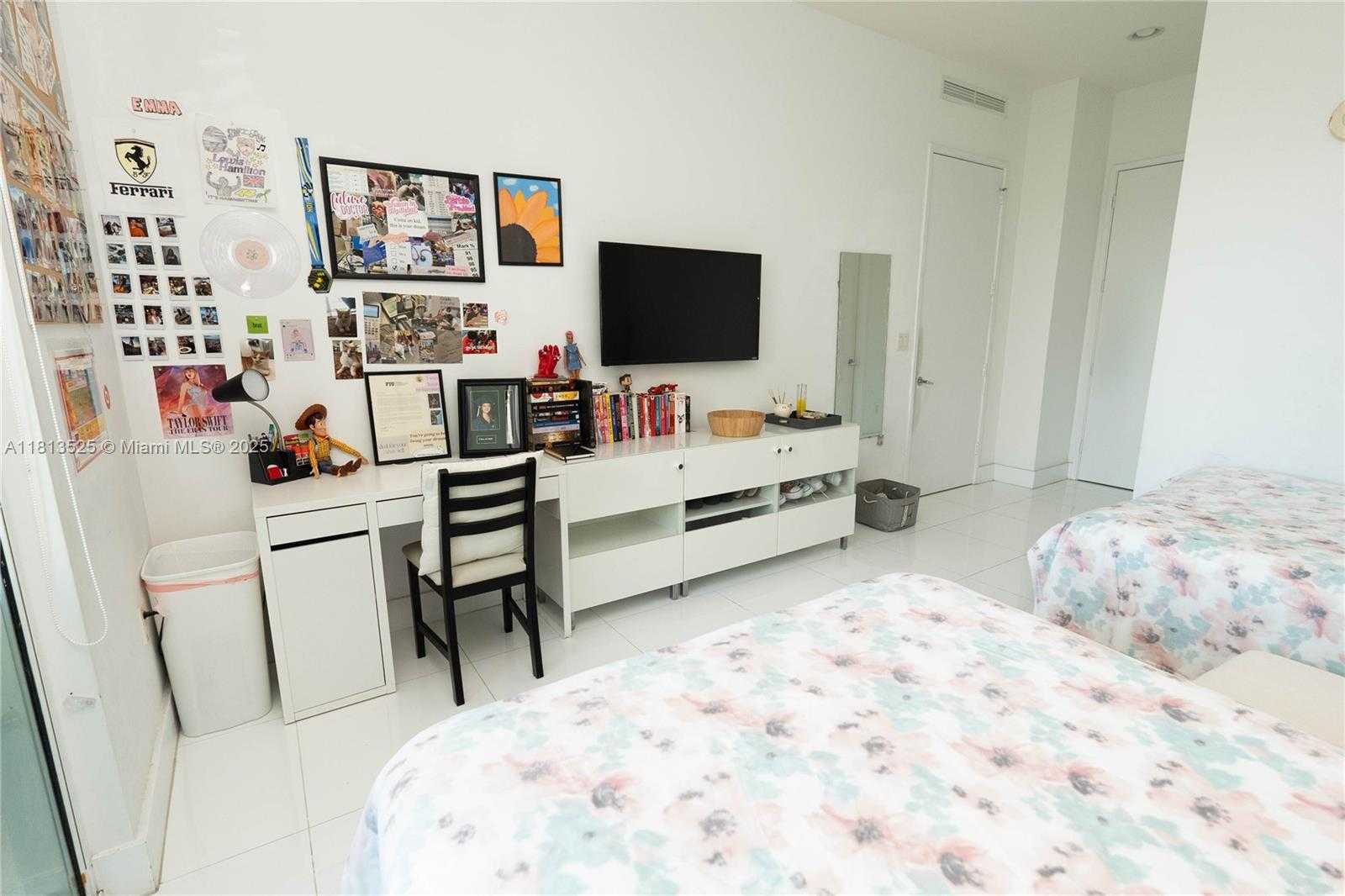 Small Image of 150 Sunny Isles Blvd, Sunny Isles Beach, FL 33160, USA Number 17