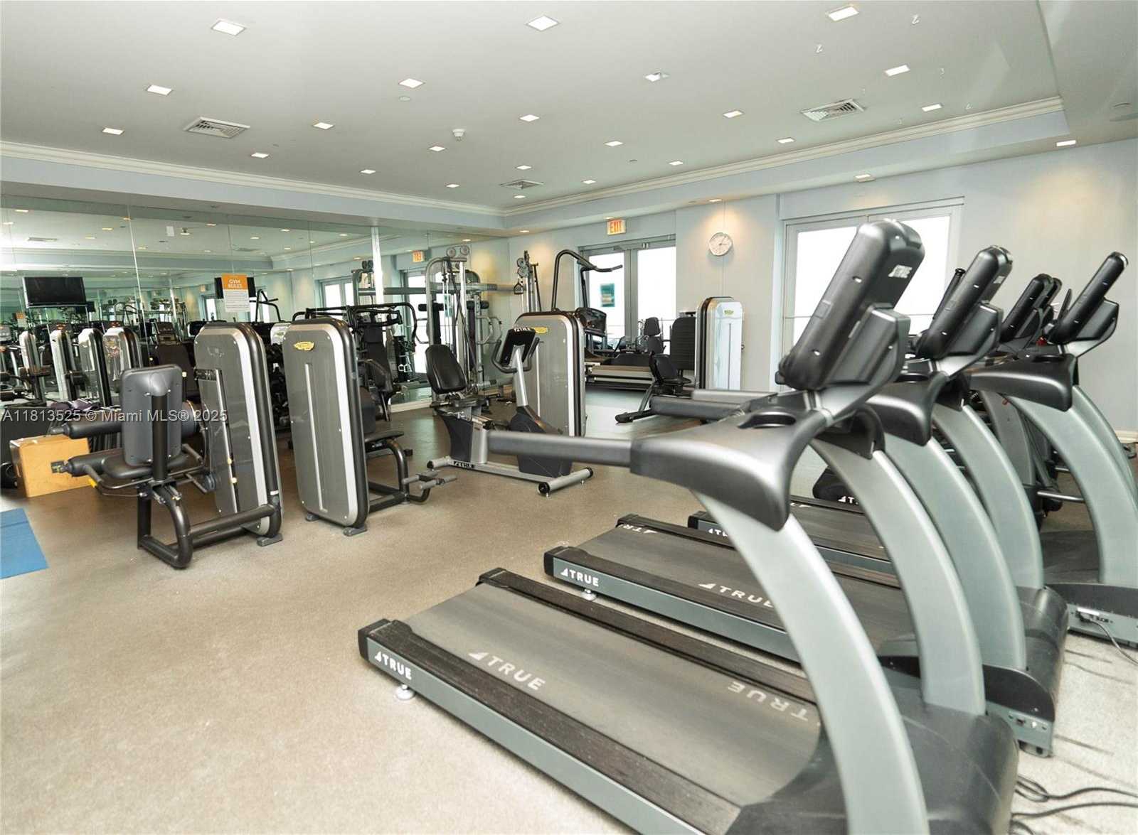Small Image of 150 Sunny Isles Blvd, Sunny Isles Beach, FL 33160, USA Number 24