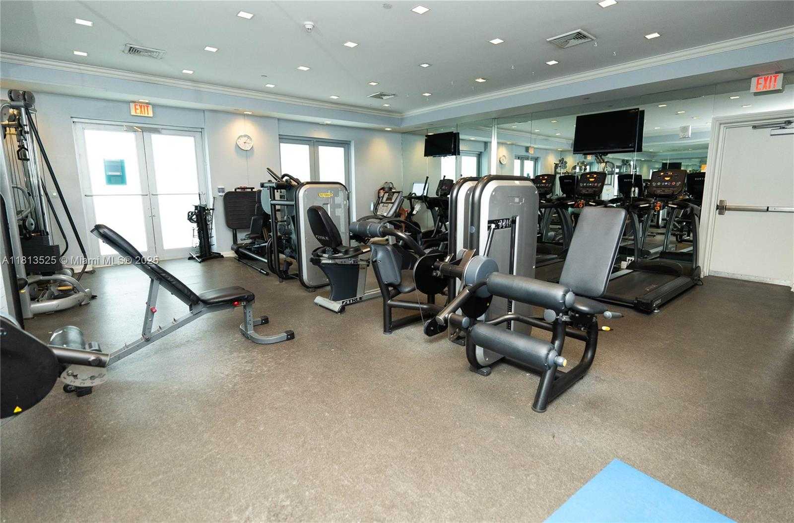 Small Image of 150 Sunny Isles Blvd, Sunny Isles Beach, FL 33160, USA Number 25