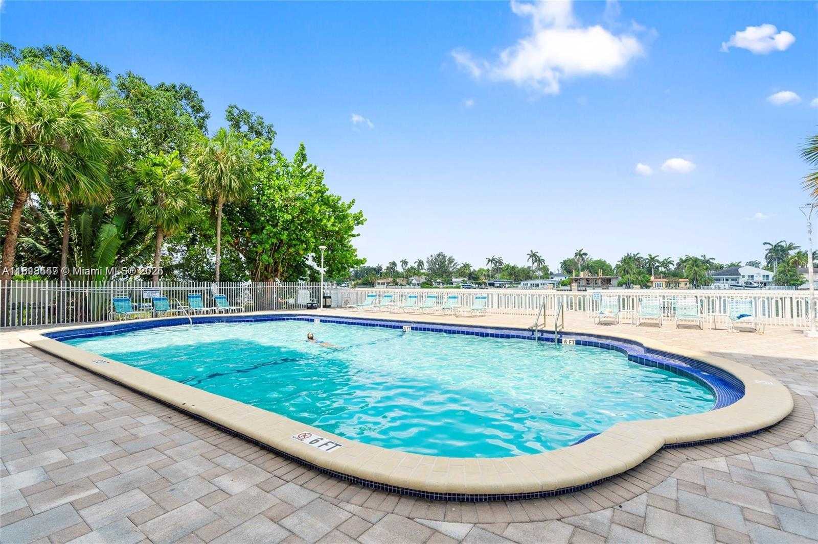 Small Image of 1455 NORTH TREASURE DR #3R, North Bay Village Number 9