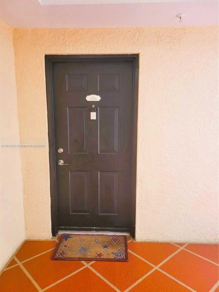 Small Image of 17125 NORTH BAY RD #3204, Sunny Isles Beach Number 2