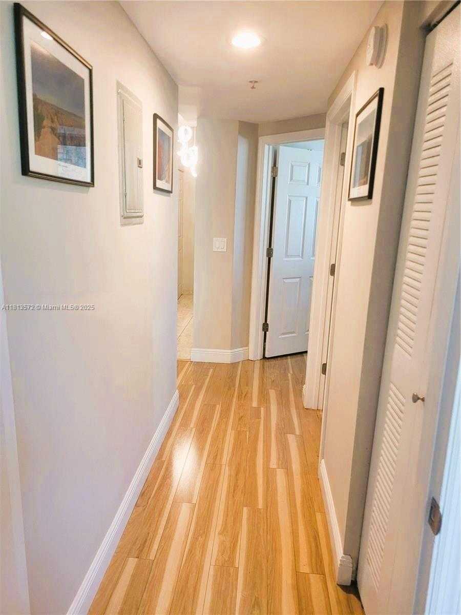 Small Image of 17125 NORTH BAY RD #3204, Sunny Isles Beach Number 21
