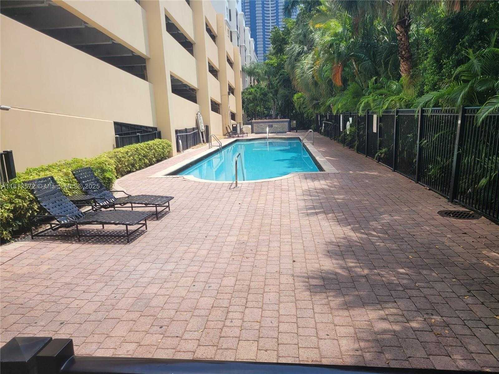 Small Image of 17125 NORTH BAY RD #3204, Sunny Isles Beach Number 32