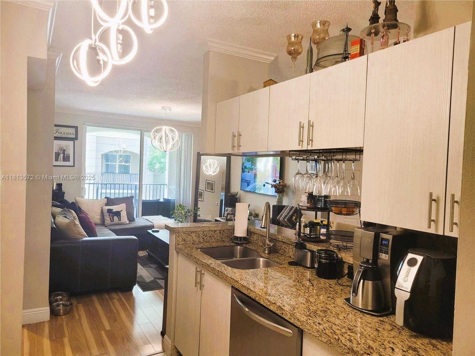 Small Image of 17125 NORTH BAY RD #3204, Sunny Isles Beach Number 7