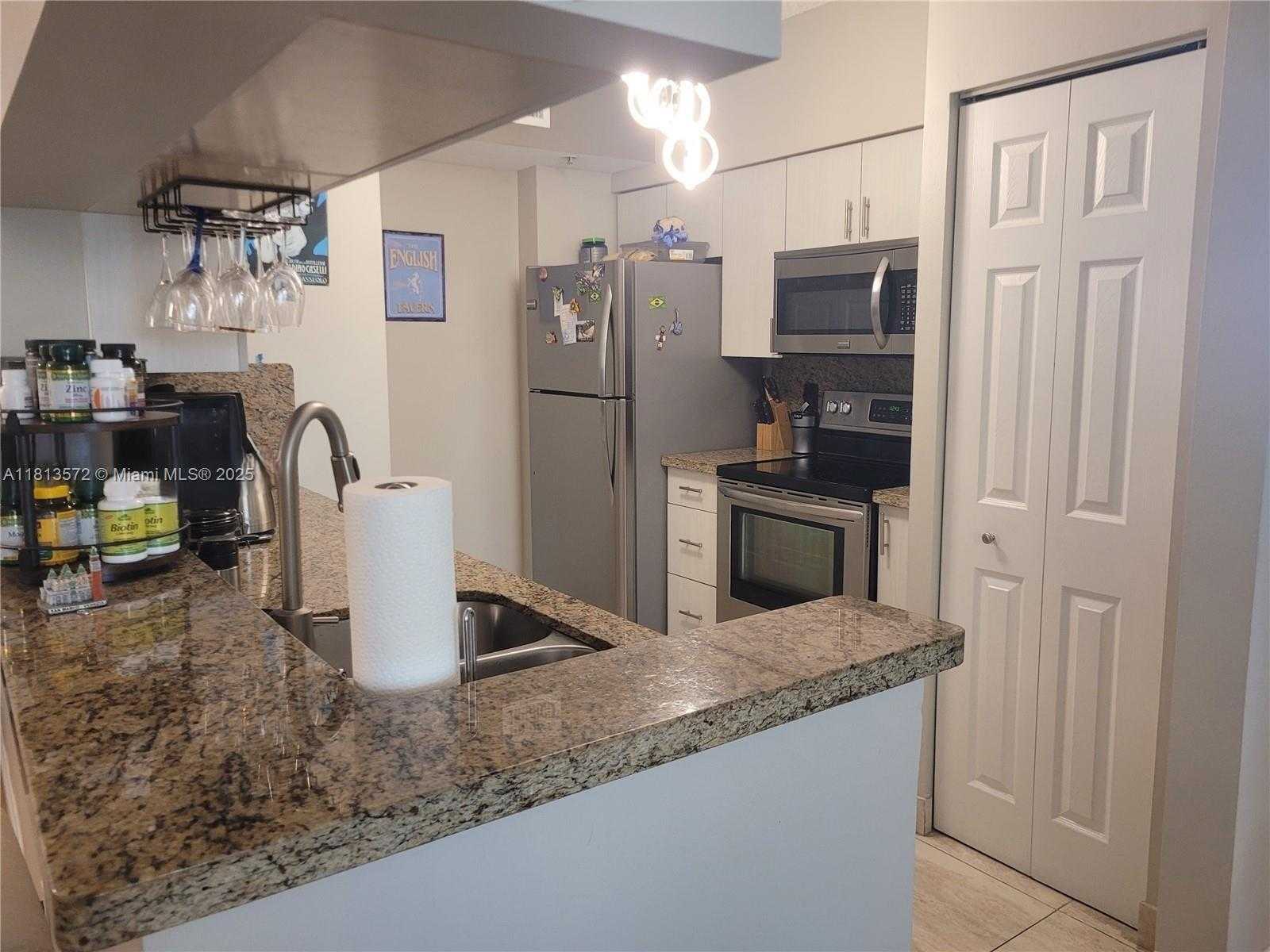 Small Image of 17125 NORTH BAY RD #3204, Sunny Isles Beach Number 9