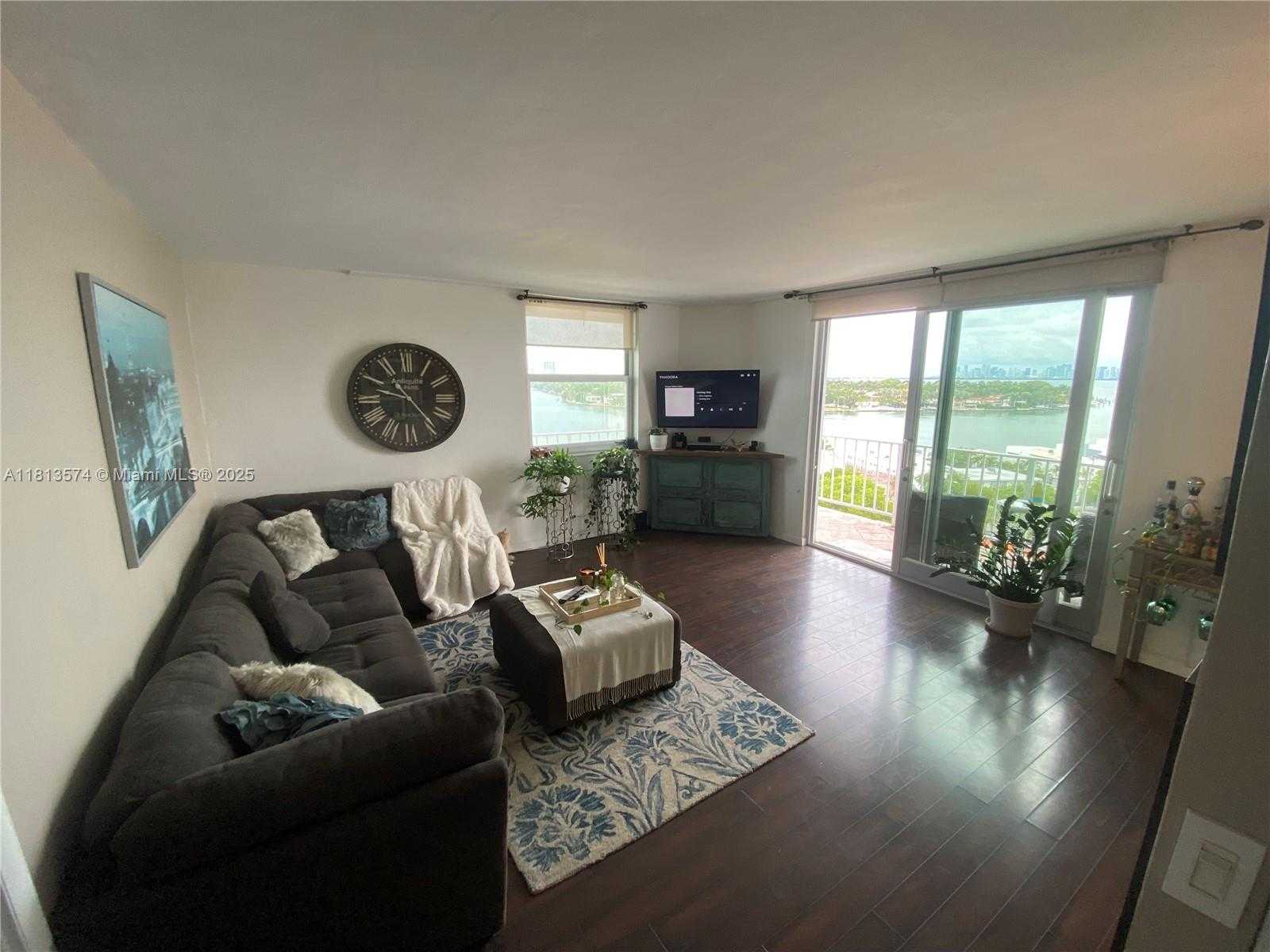 Small Image of 6900 BAY DR #10D, Miami Beach Number 6