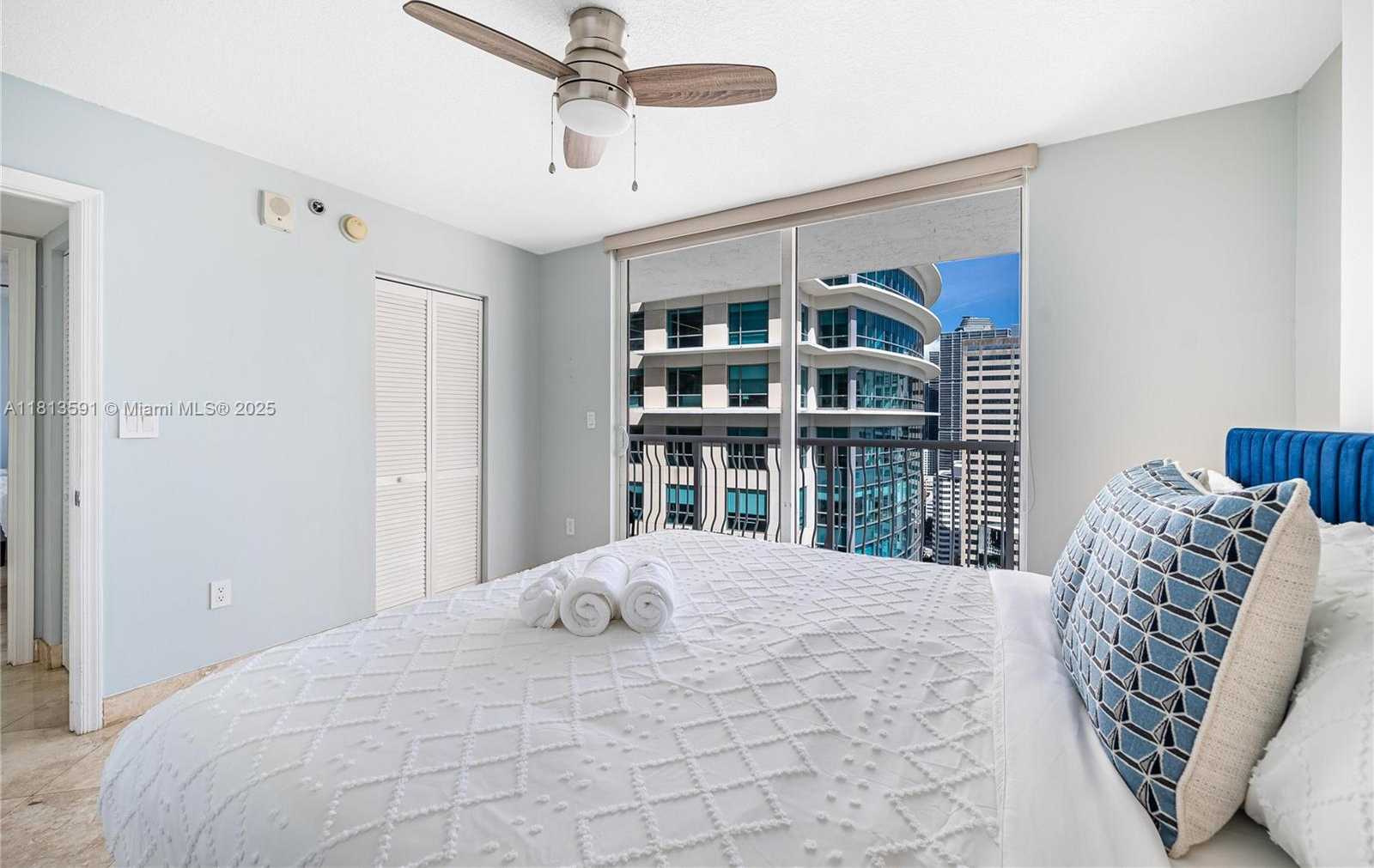 Small Image of 1200 BRICKELL BAY DR #3102, Miami Number 17