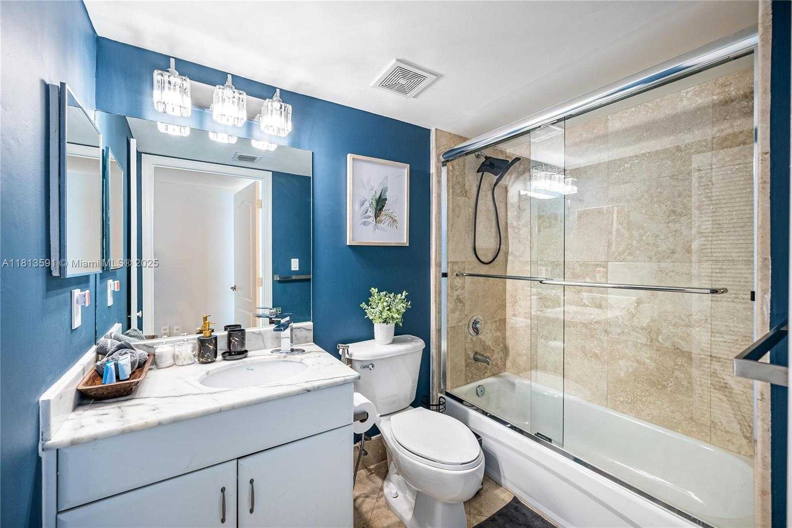 Small Image of 1200 BRICKELL BAY DR #3102, Miami Number 23