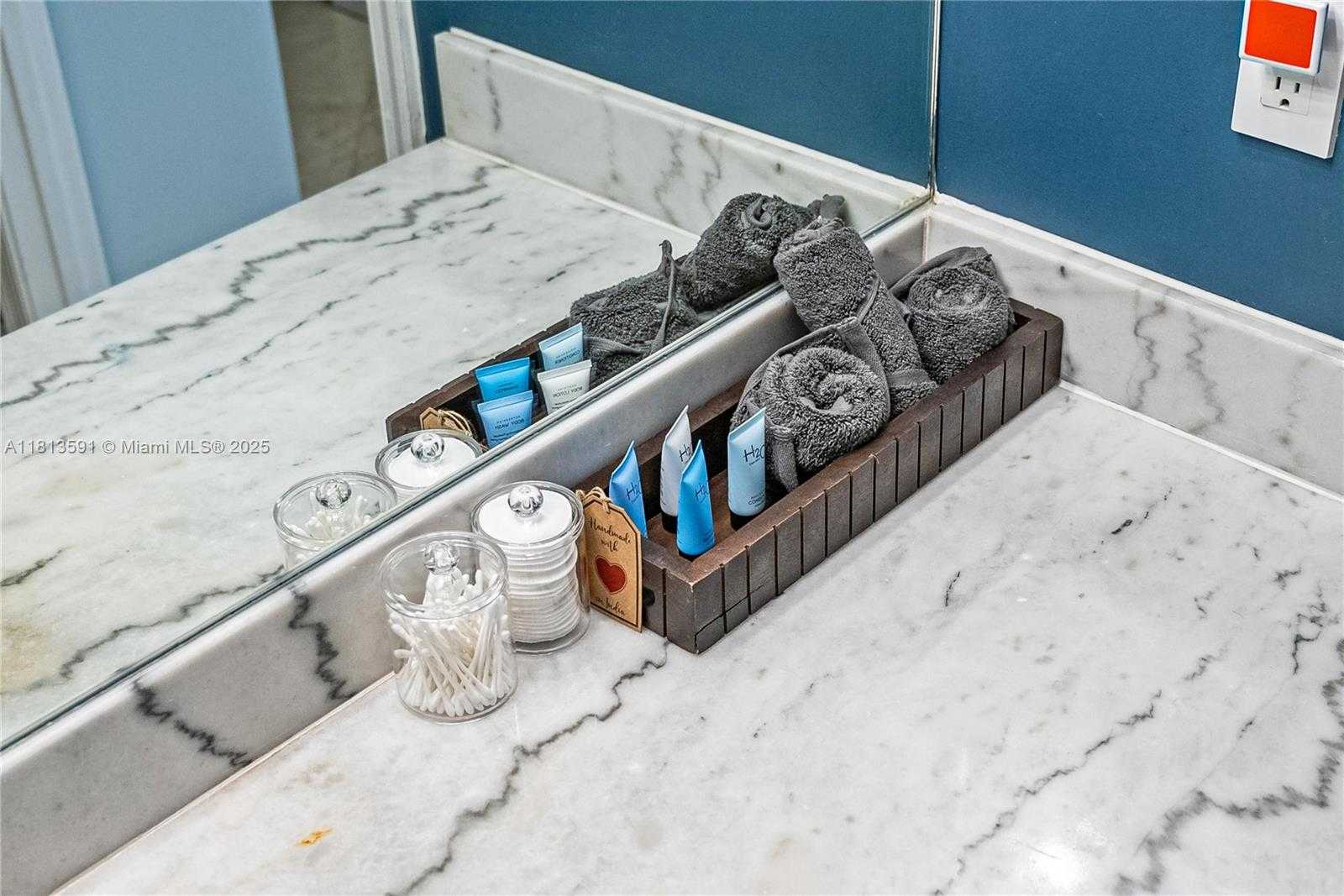 Small Image of 1200 BRICKELL BAY DR #3102, Miami Number 34