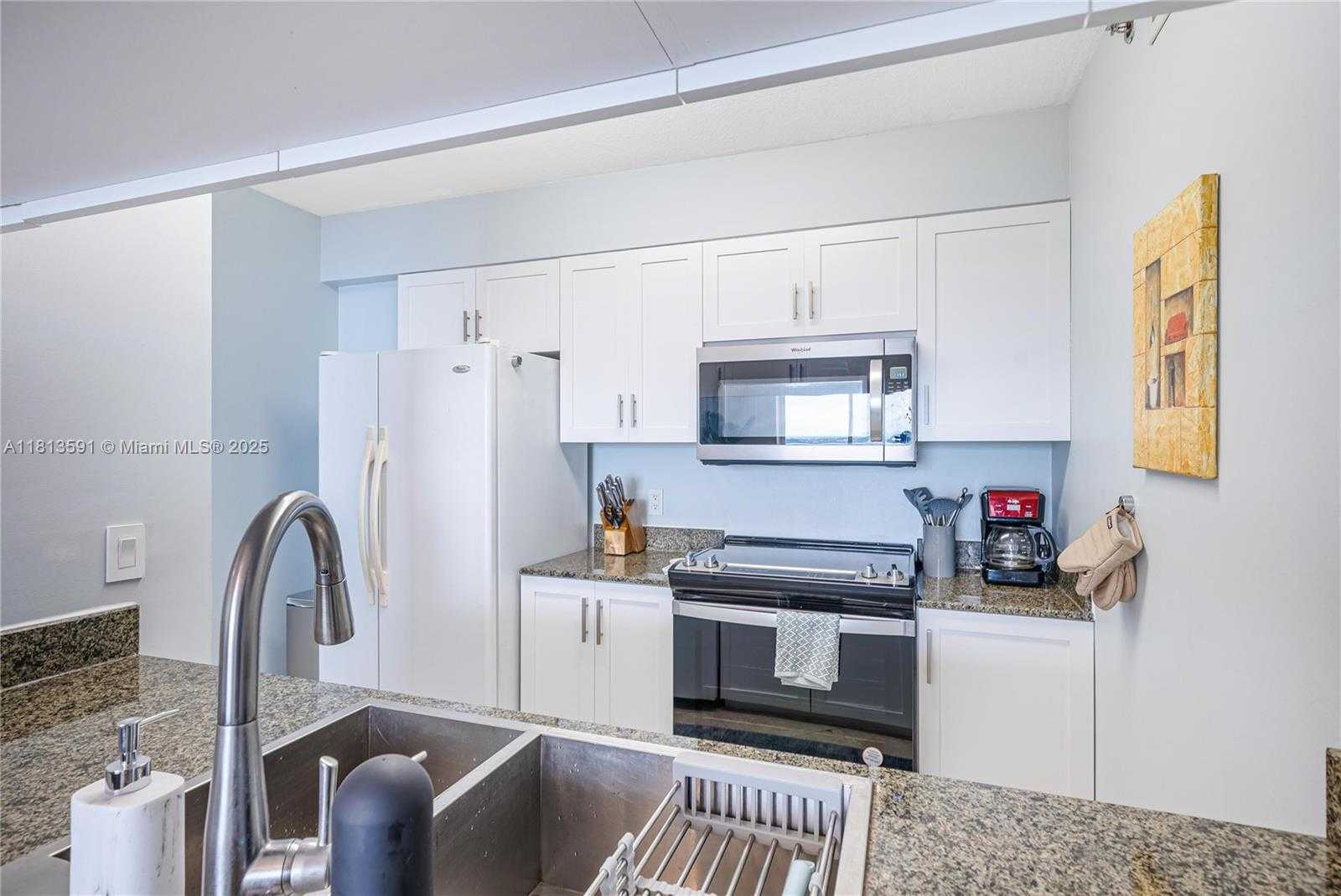 Small Image of 1200 BRICKELL BAY DR #3102, Miami Number 38
