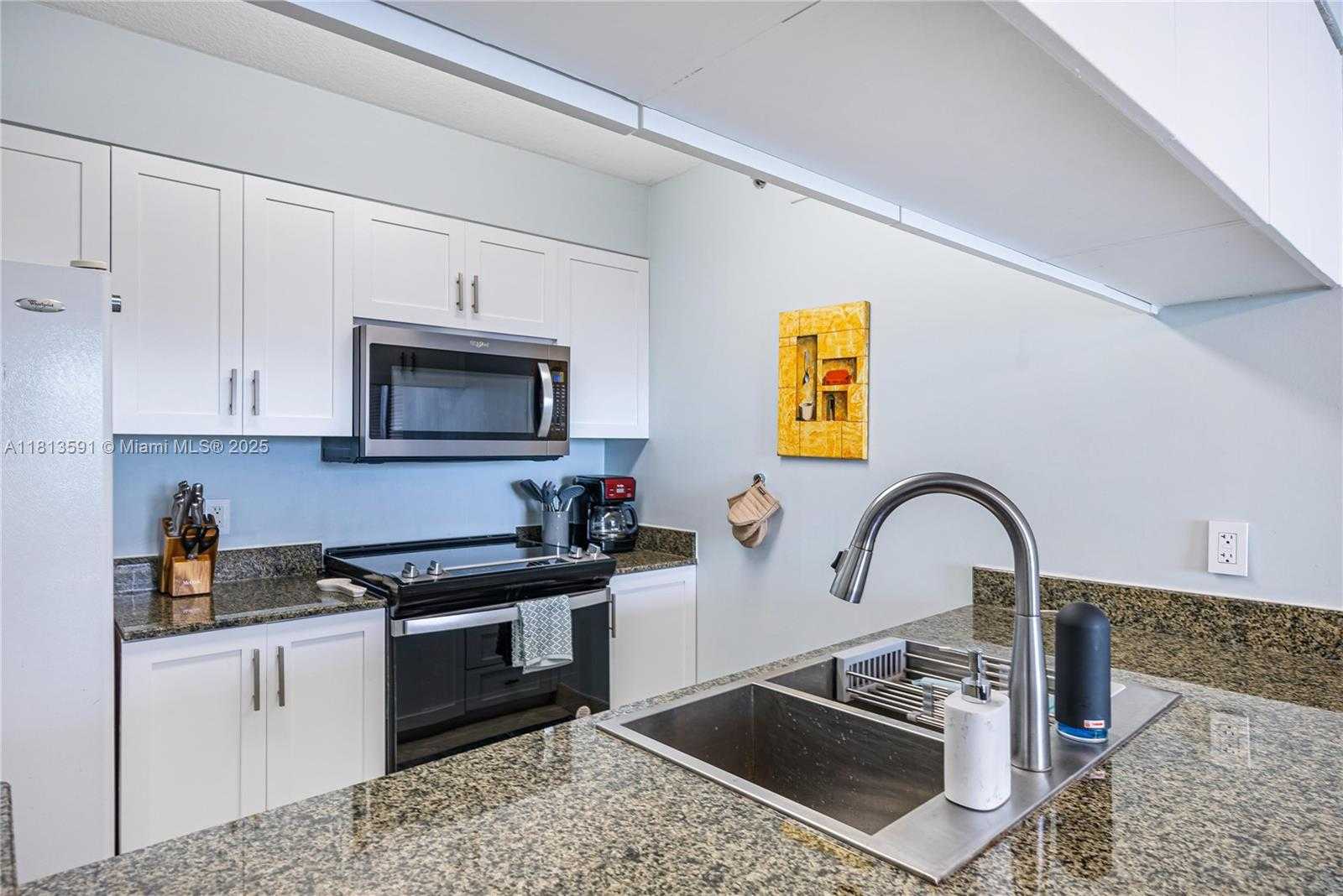 Small Image of 1200 BRICKELL BAY DR #3102, Miami Number 39