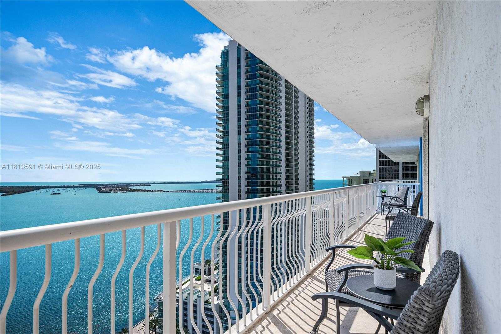 Small Image of 1200 BRICKELL BAY DR #3102, Miami Number 4