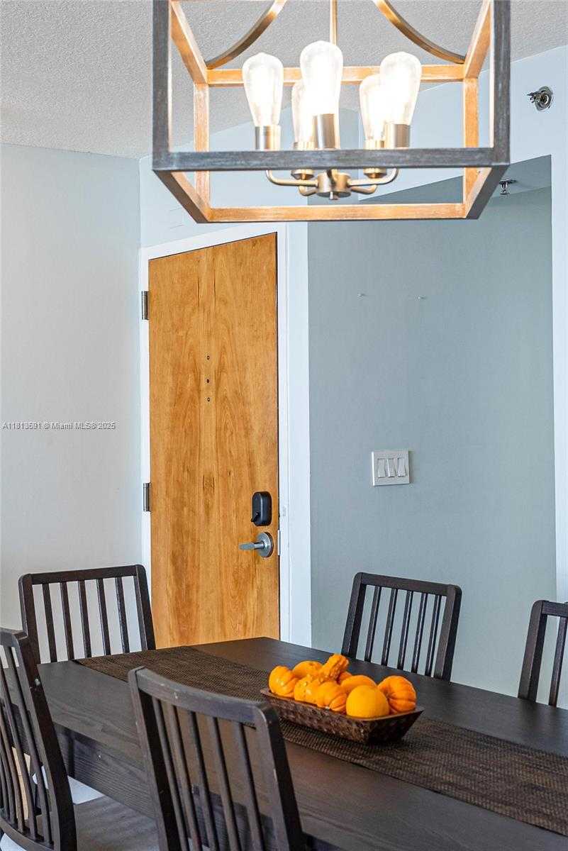 Small Image of 1200 BRICKELL BAY DR #3102, Miami Number 40
