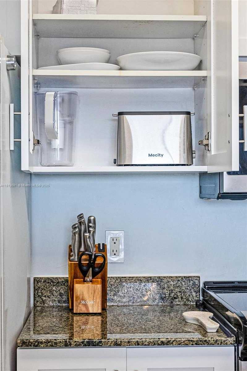 Small Image of 1200 BRICKELL BAY DR #3102, Miami Number 48