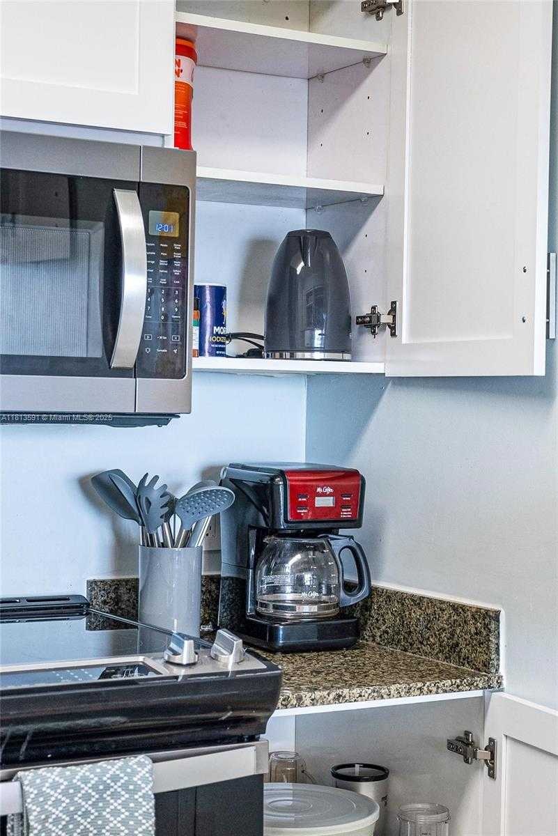 Small Image of 1200 BRICKELL BAY DR #3102, Miami Number 49