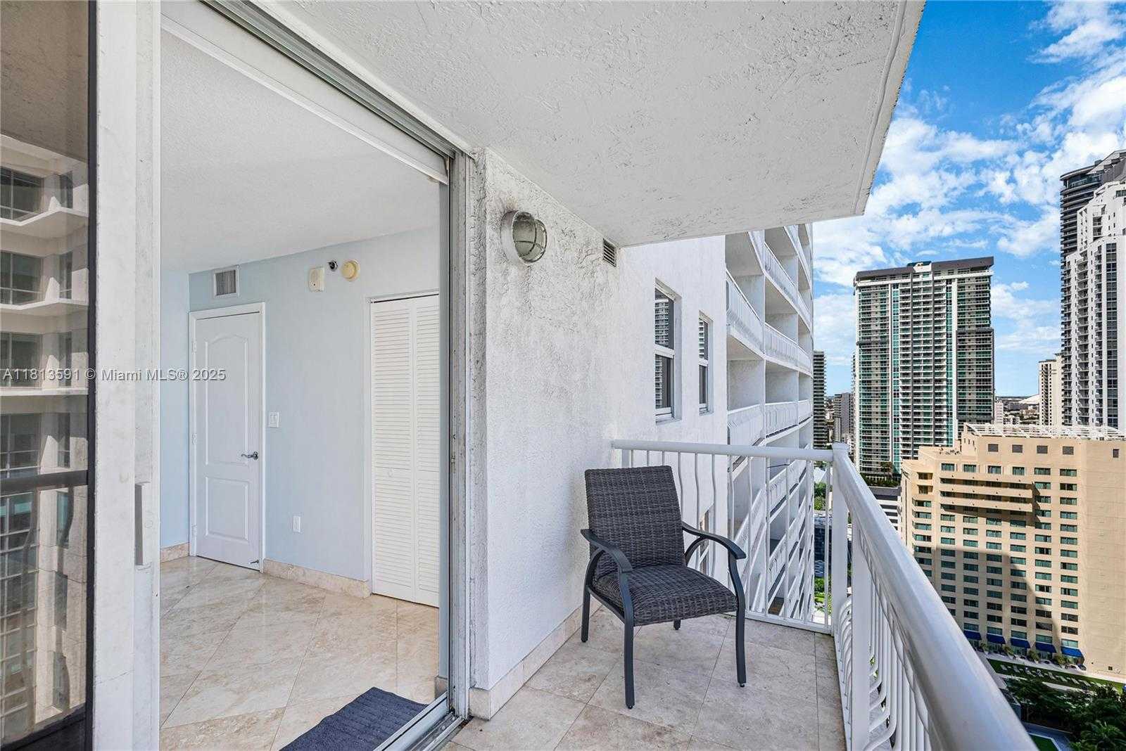 Small Image of 1200 BRICKELL BAY DR #3102, Miami Number 7